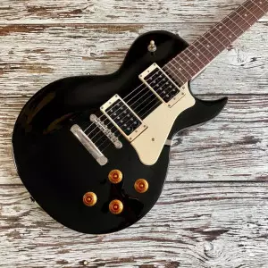 قیمت انواع گیتار کلاسیک کورت